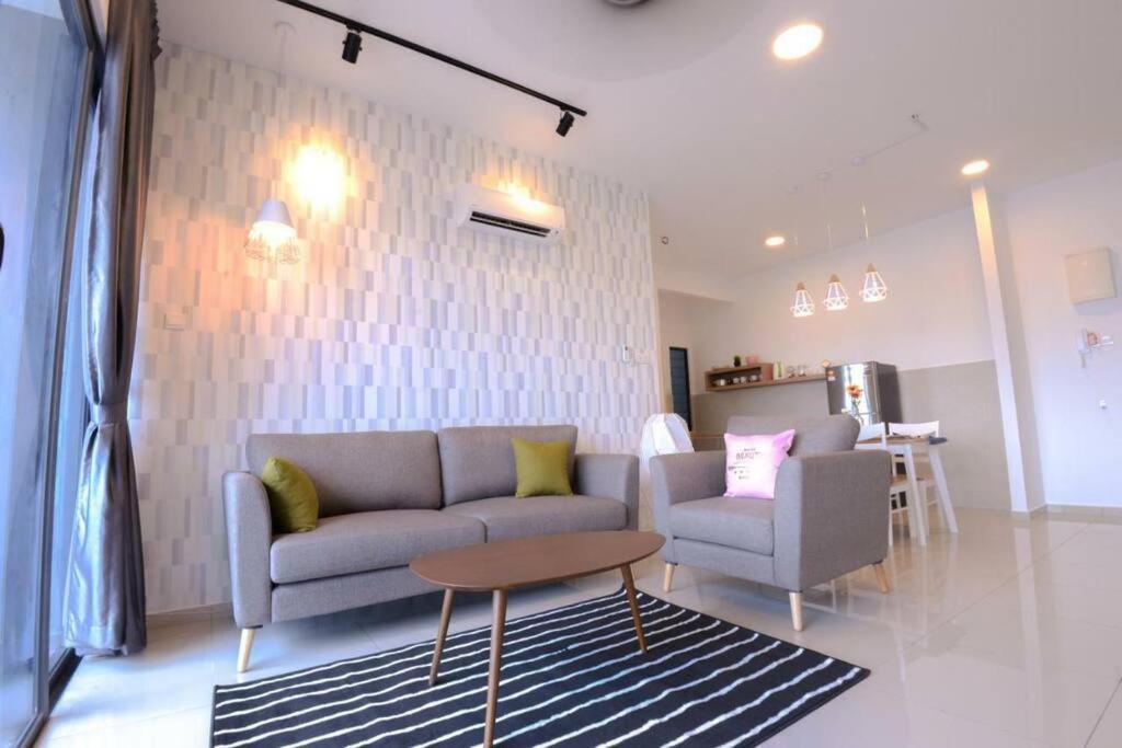 Ferienwohnung Cozy Haven Atlantis With Large Swimming Pool Malacca Exterior foto