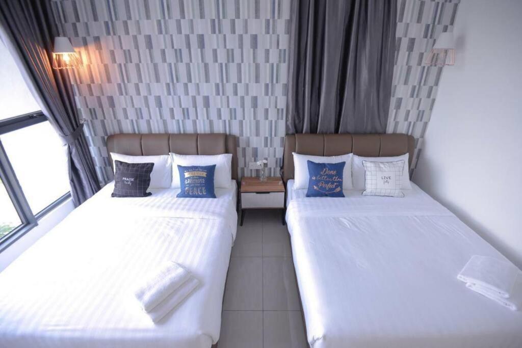 Ferienwohnung Cozy Haven Atlantis With Large Swimming Pool Malacca Exterior foto